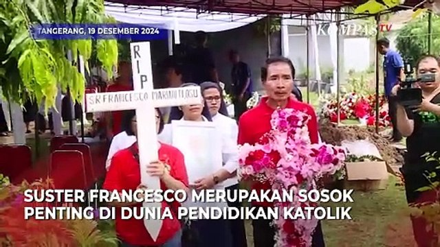 Prosesi Pemakaman Tokoh Pendidikan Santa Ursula, Suster Francesco Marianti