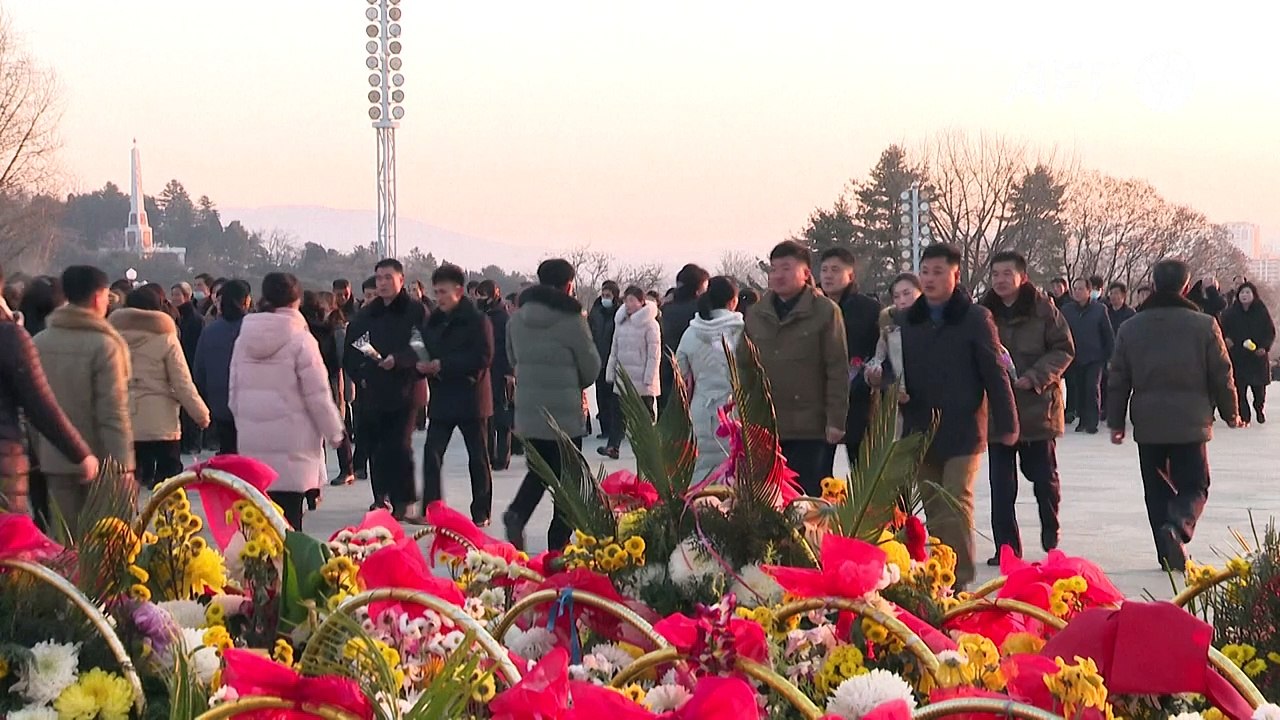 بيونغ يانغ تحيي ذكرى ال13 لوفاة الزعيم الكوري الشمالي كيم جونغ ايل