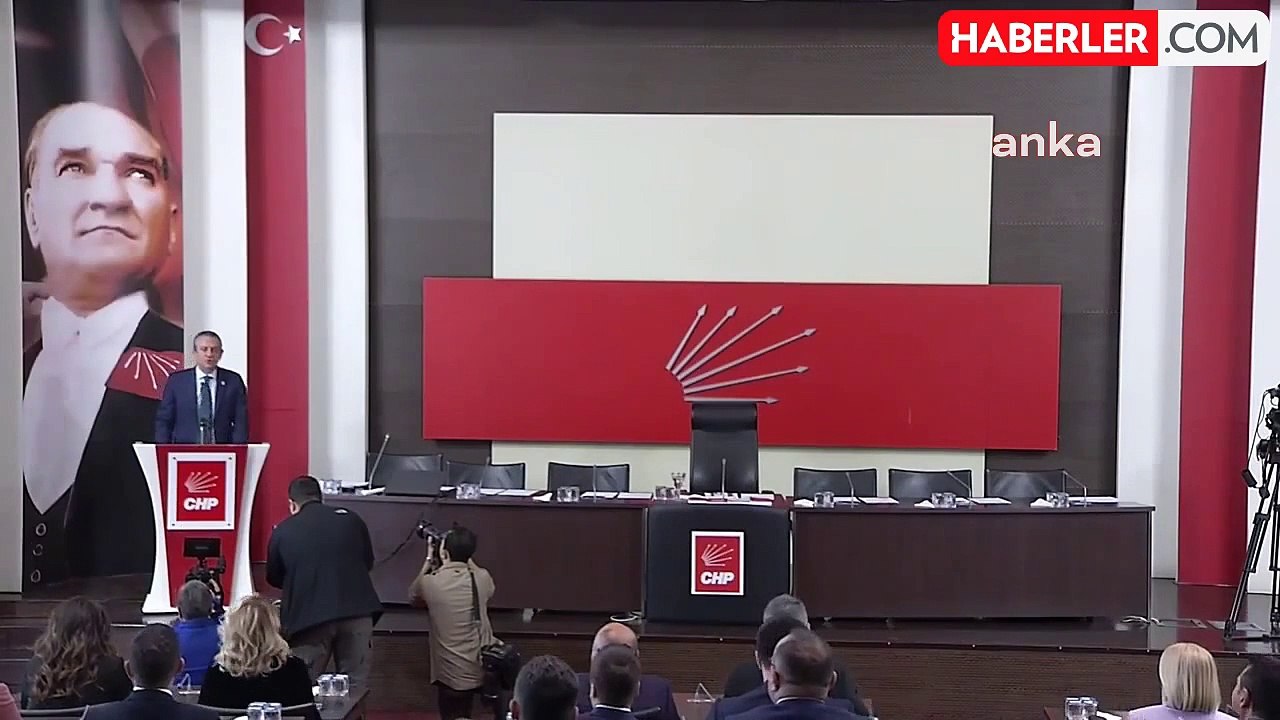 CHP Pm, Suriye Gündemiyle Toplandı… Özgür Özel: "En Önemli Önceliğimiz Türkiye'deki Suriyelilerin Bir An Önce Evlerine Güvenle Dönmesidir"