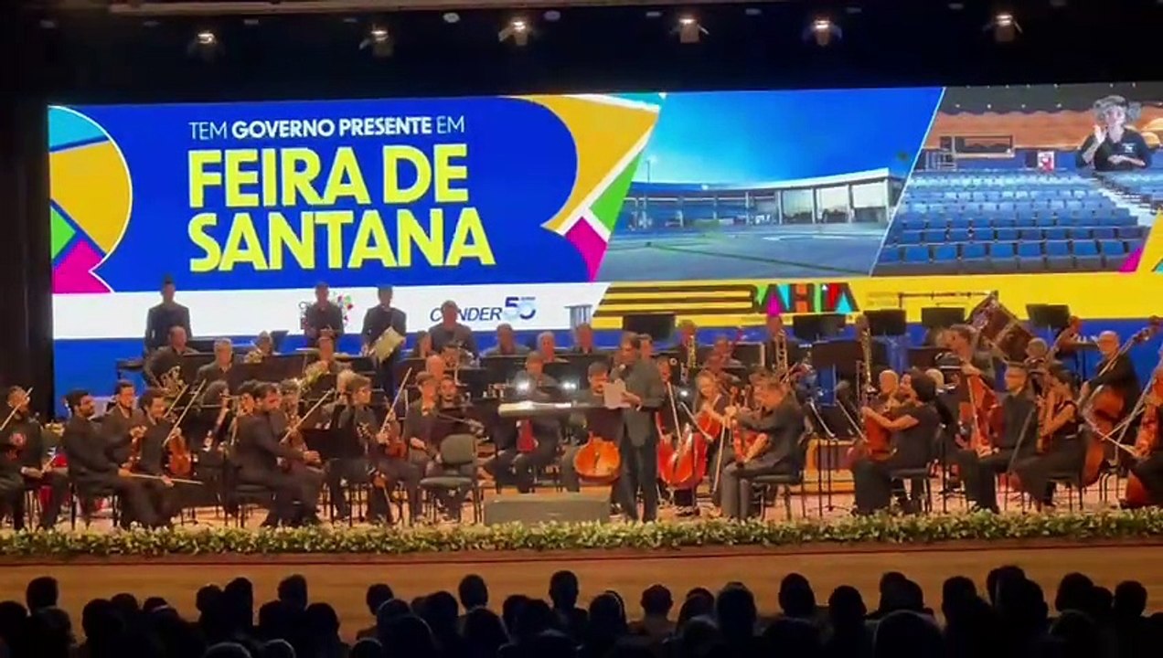 Em inauguração de Centro de Convenções, Colbert Martins cobra melhorias no aeroporto e fala sobre futuro político
