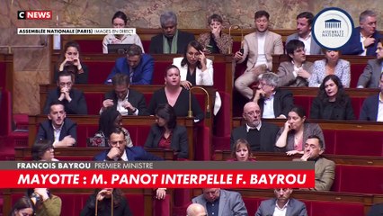 Regardez le Premier Ministre, François Bayrou, qui tente de défendre sa présence très critiquée hier à la Mairie de Pau