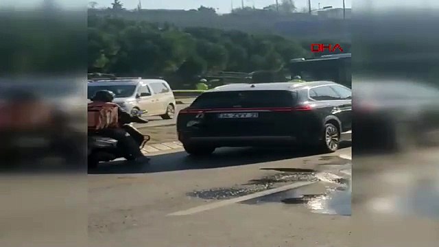 İstanbul- Başakşehir'de İETT otobüsünün çarptığı anlar araç kamerasında / Araç kamerası görüntüsü eklendi