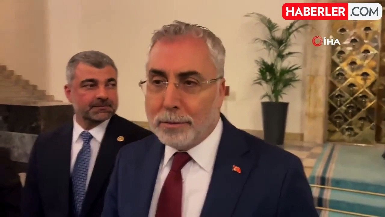 Bakan Işıkhan: "Asgari ücreti önümüzdeki hafta içinde neticelendirmeyi düşünüyoruz. Ücret tekliflerinin komisyona gelmesini bekliyoruz."