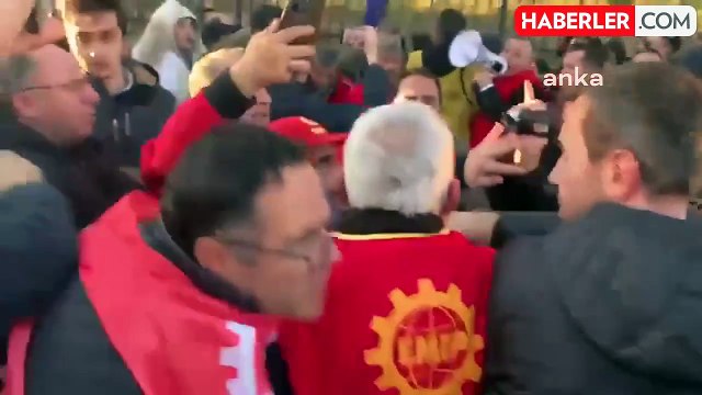 Polonez İşçilerine Polis Müdahalesi: Yürüyüşe Devam