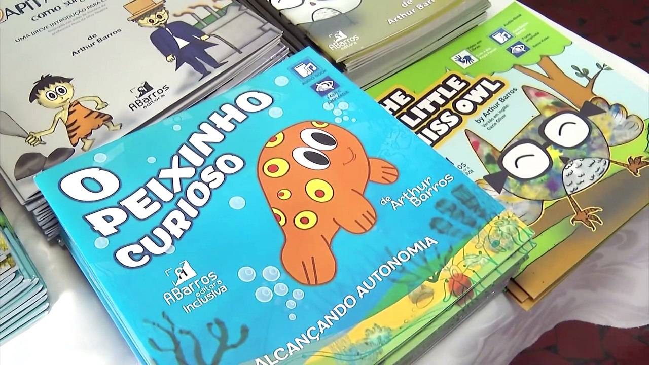 Jovem faz palestra sobre "O Transtorno do Espectro Autista, a Família e a trajetória de um autor autista"
