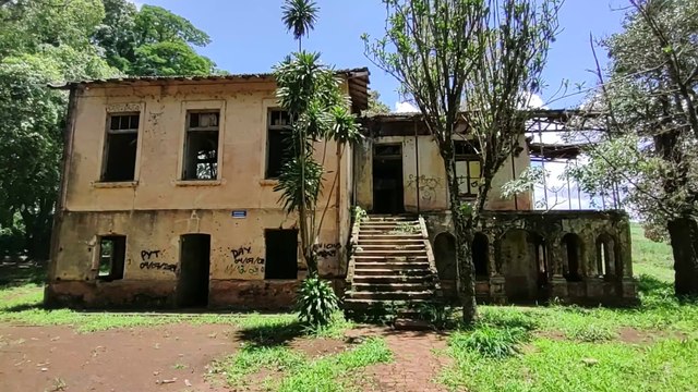 CONHECIDO COMO O LUGAR MAIS ASSOMBRADO DO BRASIL, O FAMOSO CASARÃO ABANDONADO DE ARARAQUARA