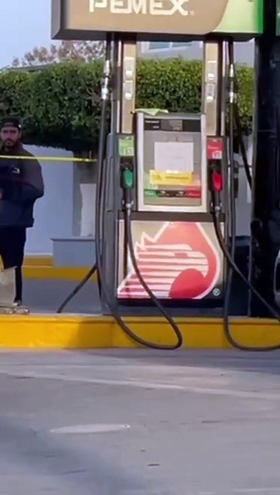 Esto le sucedió a un hombre mientras cargaba gasolina en la colonia El Morito en Tlaquepaque