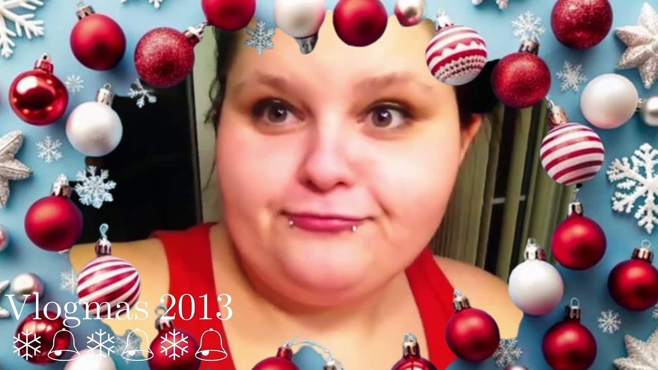 Vlogmas 2013 Day 13: Putting Up The Tree & Christmas Decorating