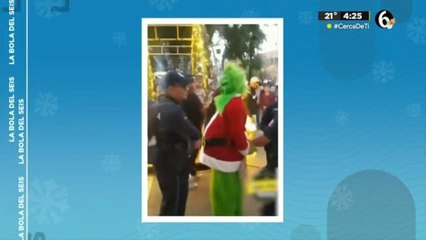 Santa Claus y &#039;El Grinch&#039; se pelean por propinas