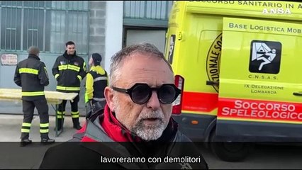 Speleologa bloccata, i soccorritori: "La grotta dovra' essere allargata"