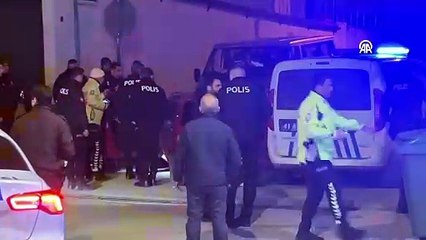 Alkollü sürücü "dur" ihtarına polis aracına çarparak uydu!