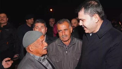 Bakan Kurum’dan köy evlerine taşınan depremzede aileye ziyaret