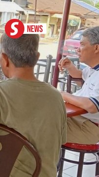 Tok Mat apologises for smoking in prohibited area