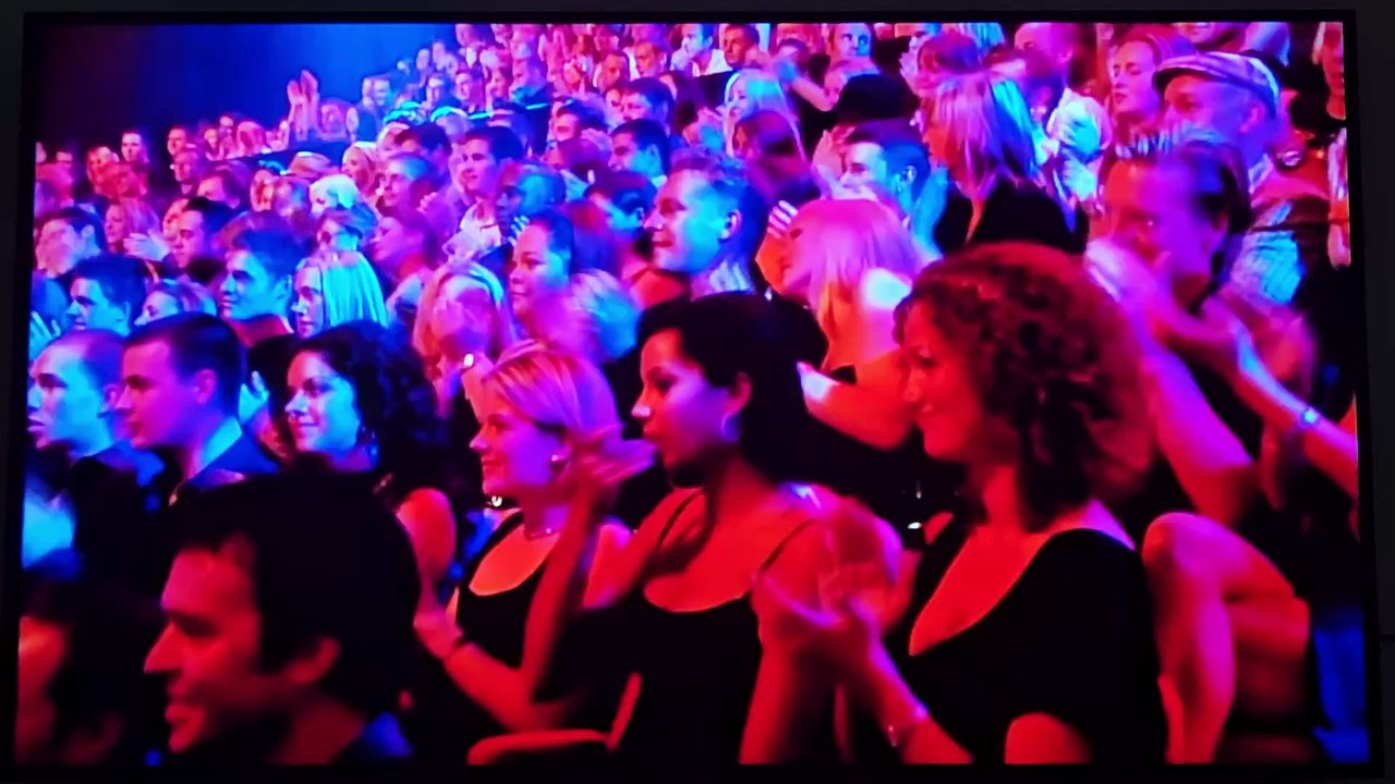 KYLIE MINOGUE & KERMIT THE FROG - Especially For You (An Audience with Kylie Minogue 2001)