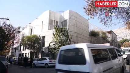 Fransa'nın Şam Büyükelçiliğine 12 Yıl Sonra Bayrak Asıldı