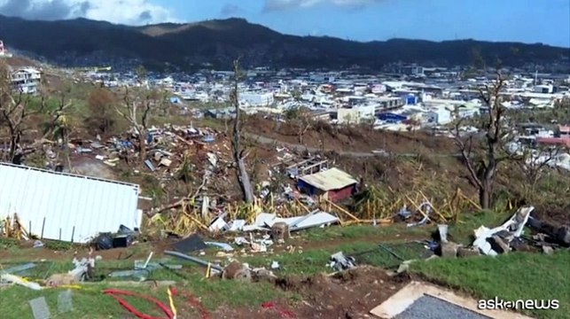 La distruzione a Mayotte, l'isola devastata dal ciclone