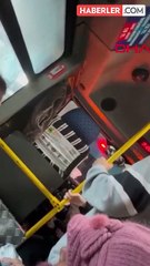 Minibüs Şoföründen Yolculara Tehdit: Ücretinizi Vermezseniz Kapıyı Açmam