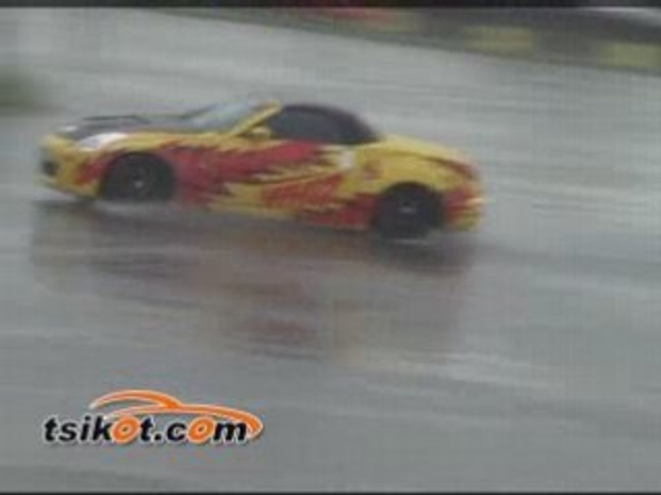 Lance Feliciano Drifting in the rain