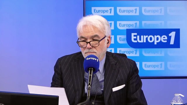 Pascal Praud et vous - «Si j'apprends qu'il y a une photo de moi, je te crame» : l'enseignante giflée à Tourcoing raconte son agression