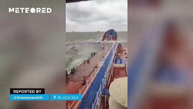 The sinking of several Russian oil tankers causes an environmental catastrophe in the Black Sea