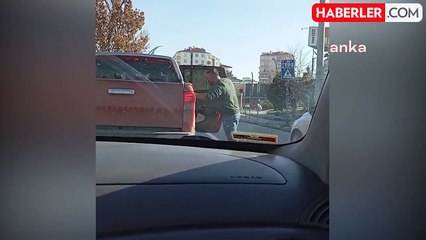 Aksaray'da bir şahıs, trafikte başka bir araçta bulunan kadına saldırdı