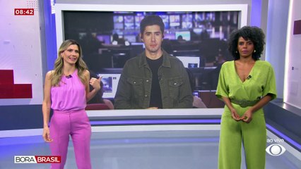 Homem é flagrado ostentando metralhadora em baile funk em SP