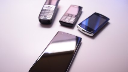 2 in 5 plan to make a call to wish friends and family a Happy New Year