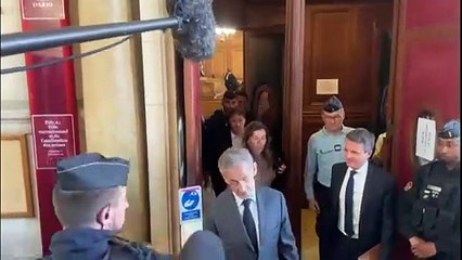 Sarkozy terá que usar tornozeleira eletrônica após condenação por corrupção