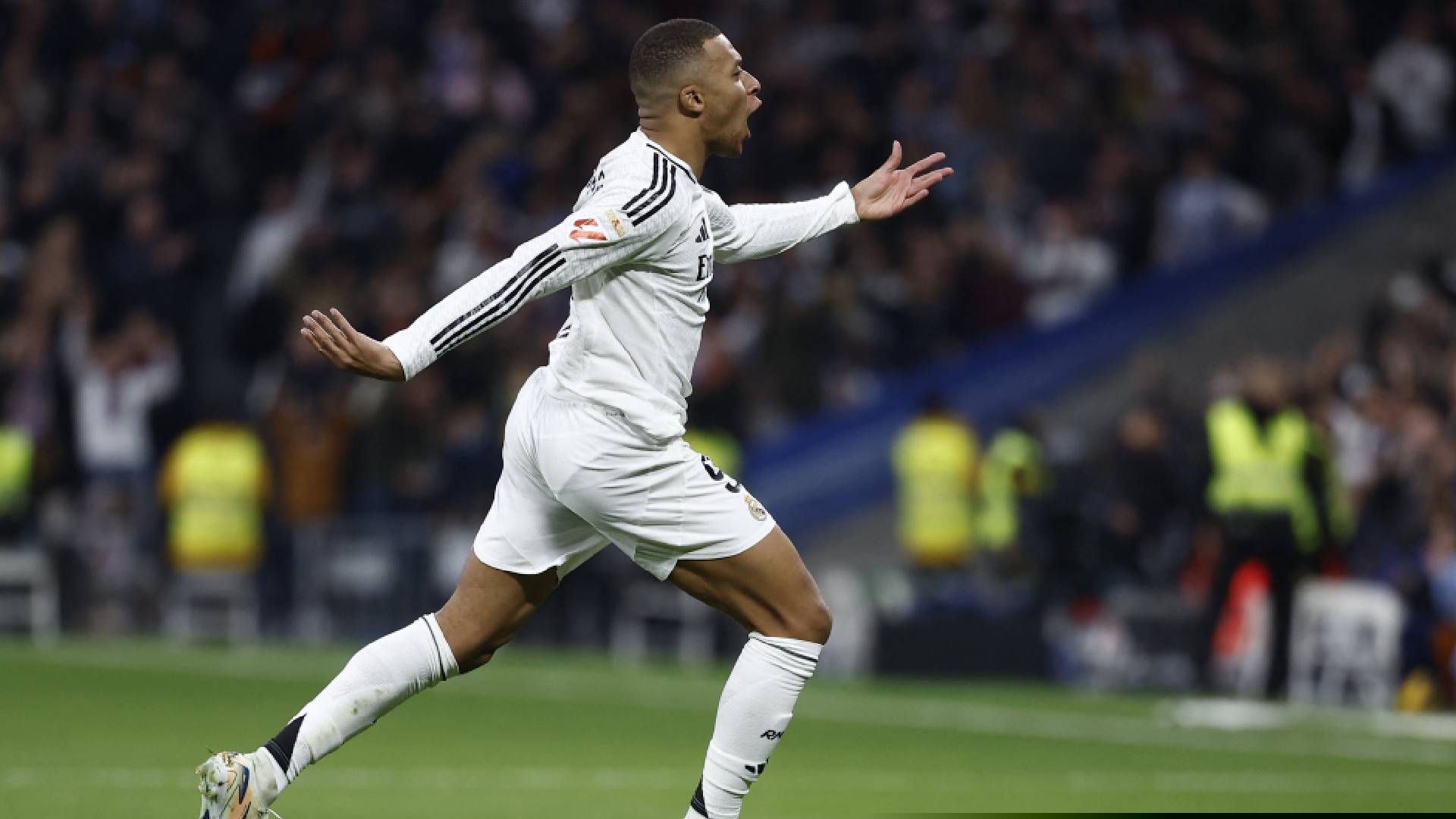 MBAPPE LESION DEJANDO EL ESTADIO.mp4