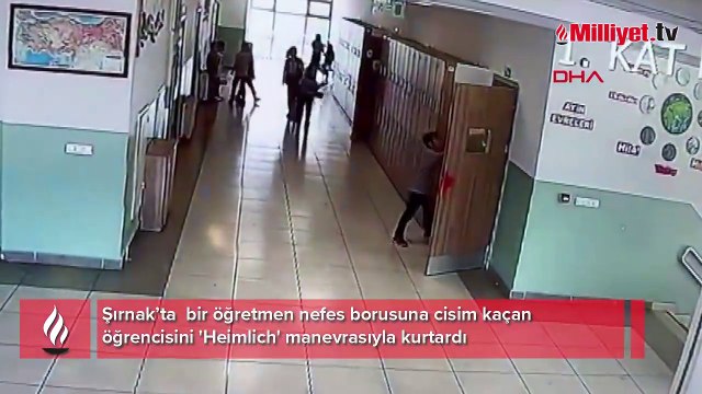 Nefes borusuna cisim kaçan öğrencisini 'Heımlıch' manevrasıyla kurtardı