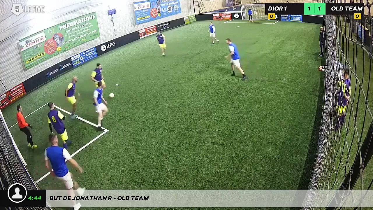 But de Jonathan R - Old Team
