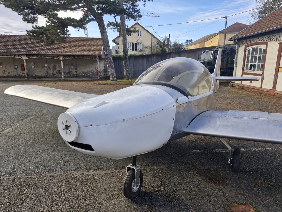 Belfort : les étudiants de l'ESTA construisent un avion pour la BA 116 de Luxeuil