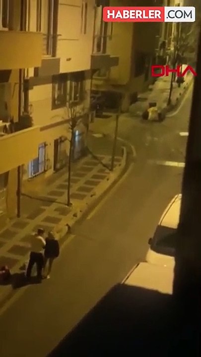Kağıthane'de sokak ortasında 'aldatma' kavgası kamerada