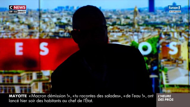 En plein direct, Pascal Praud et son équipe de L’heure des pros sur CNews plongés dans le noir après une panne d’éclairage: Ce n'est pas très grave. On nous entend - Regardez