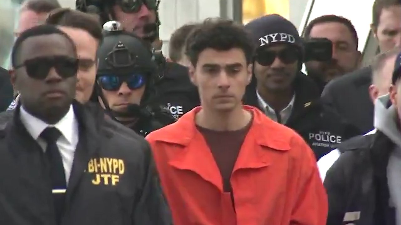 Luigi Mangione, le tueur présumé d’un patron de l’assurance santé, incarcéré à New York