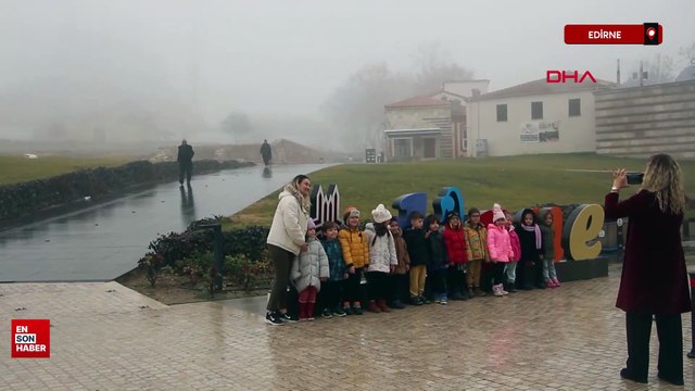 Edirne'de yoğun sis nedeniyle görüş mesafesi, yer yer 50 metrenin altına indi