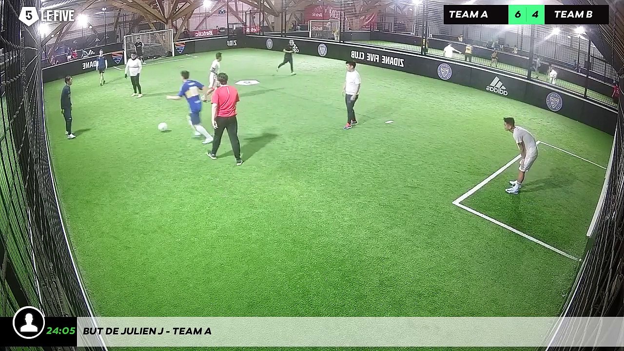 But de Julien J - Team A