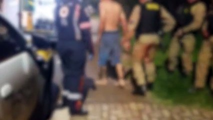 "Homem Aranha" caminha por telhados, invade casa e deita no sofá de residência no Santa Cruz