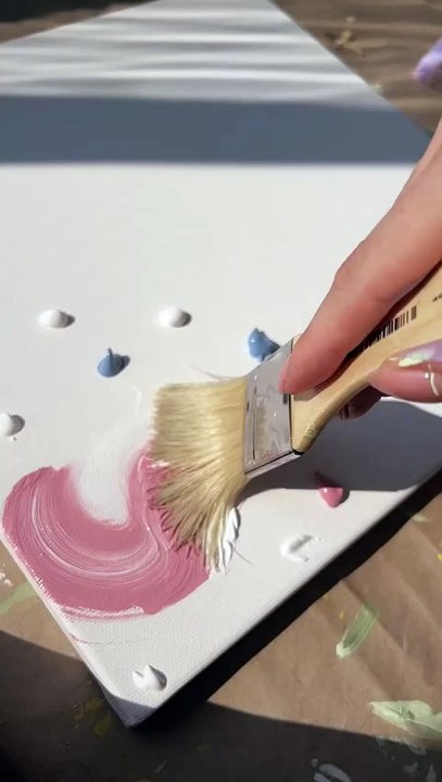 🎨