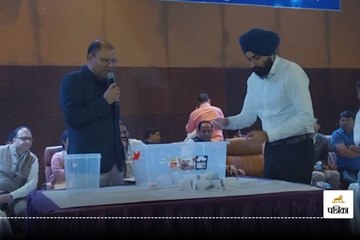 CG Election:  नगर निगम में वार्डों के लिए निकाली जा रही आरक्षण की लॉटरी, देखें VIDEO
