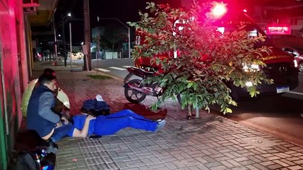 Jovem fica ferida em acidente de moto na Avenida Barão do Cerro Azul