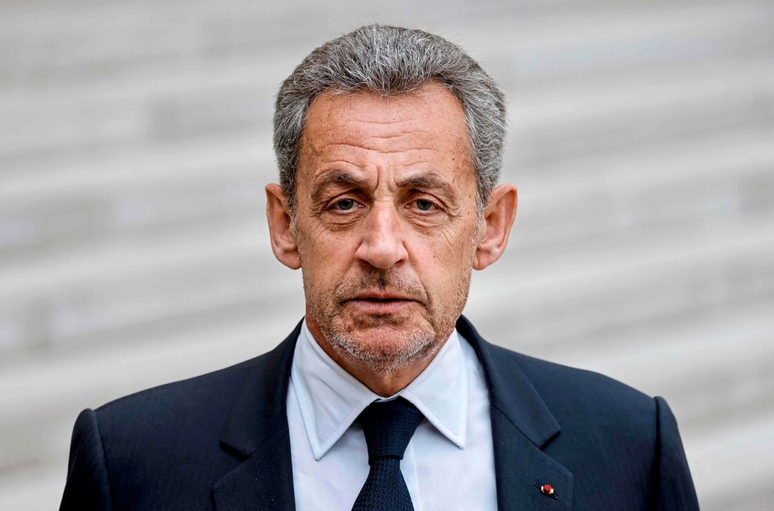 Korruption: Frankreichs Ex-Präsident Sarkozy muss ein Jahr lang Fußfessel tragen