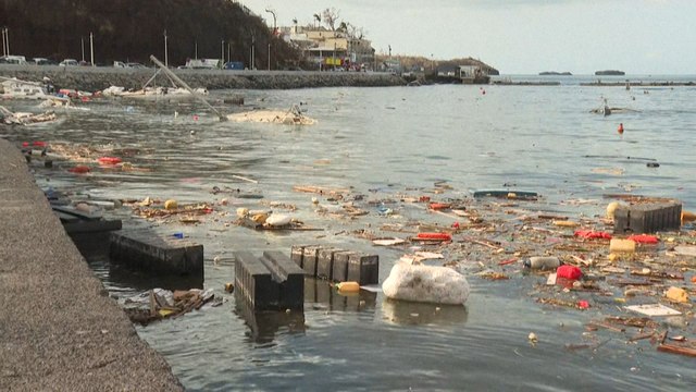 Pas d'eau, pas d'électricité, pas d'informations : les habitants de Mayotte coupés du monde