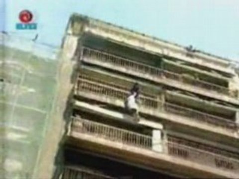 mort de rire Incroyables sauver par le mec