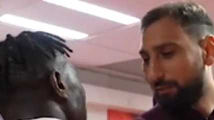 Dopo il calcio, le scuse: ecco l'abbraccio tra Singo e Donnarumma