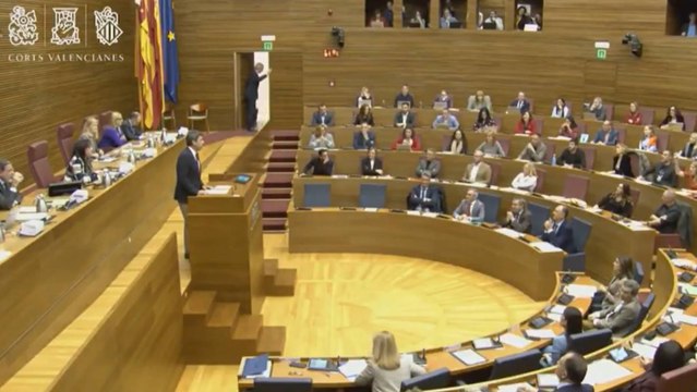 Bronca en la sesión de control a Mazón al grito de ¡dimisión, dimisión!