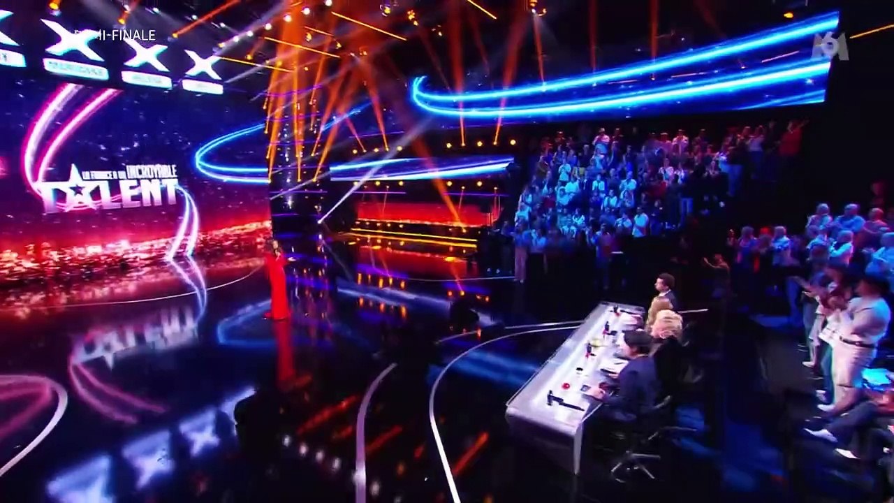 Karine Le Marchand ouvre la demi-finale de "La France Incroyable talent" en annonçant une absence