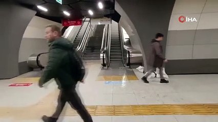 Metronun duvarlarından sular akmaya başladı! Dubalarla önlem aldılar!