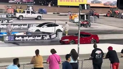 Toyota Supra vs Tesla Model 3 Drag Racing