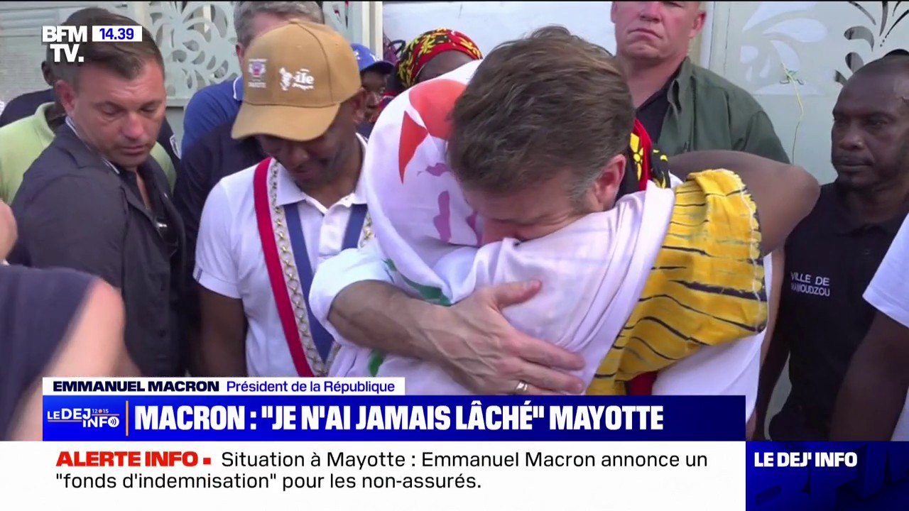 "Je n'ai jamais lâché Mayotte": Emmanuel Macron échange avec cette Mahoraise lors de sa visite sur l'archipel après le passage dévastateur du cyclone Chido